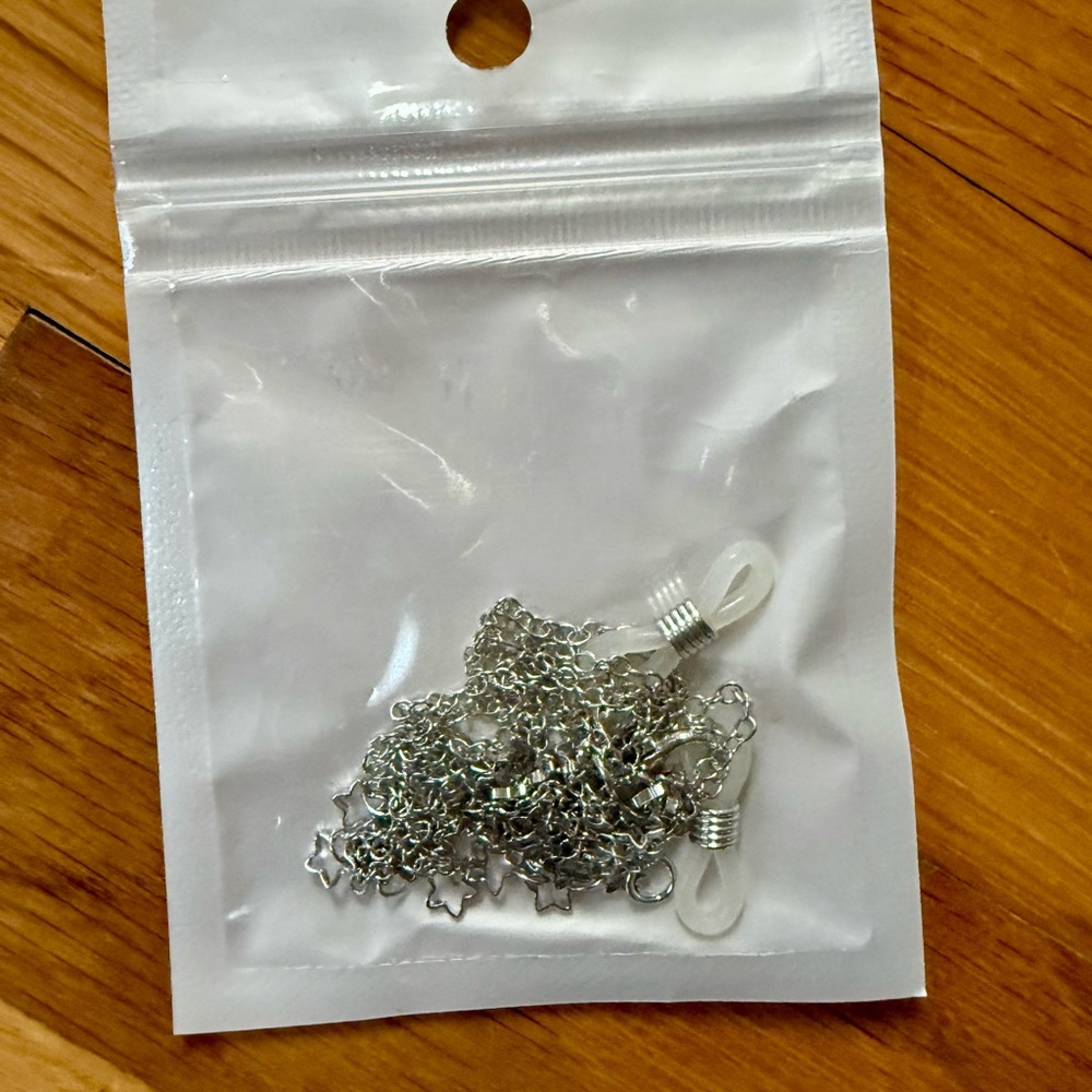 Silver-toned Stars Sunglasses Eyeglasses Holder Necklace